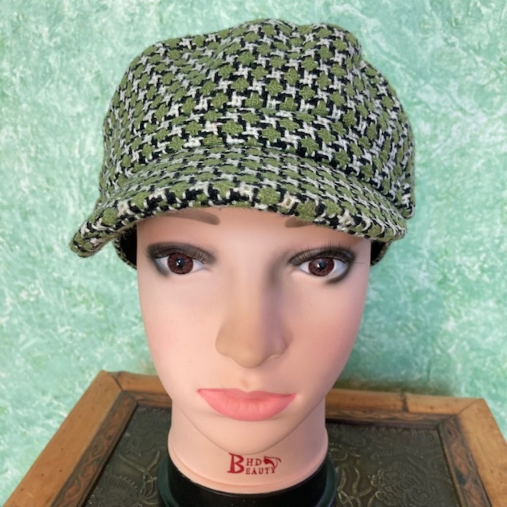 Stylish Green Houndstooth Cap